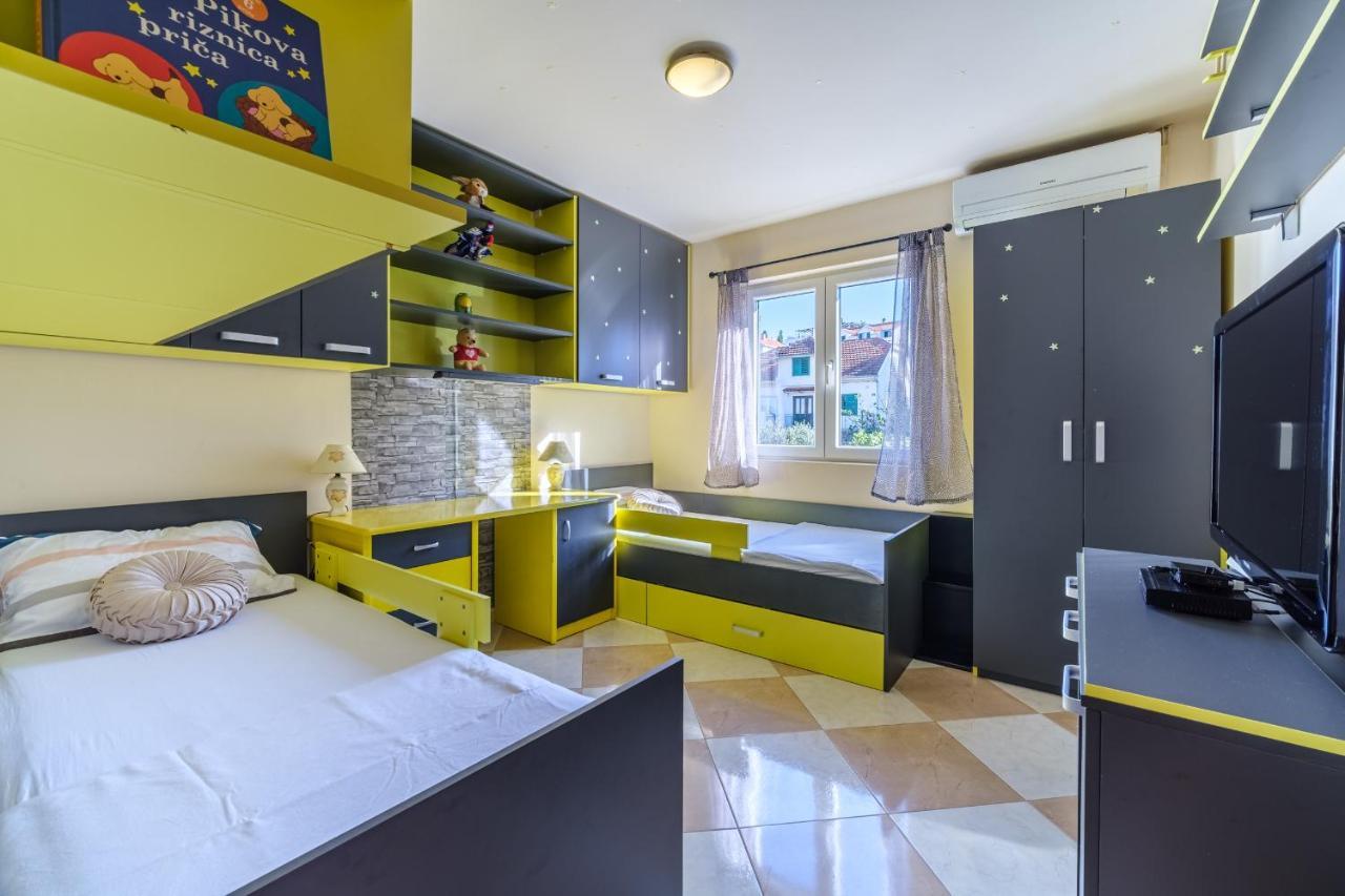 Alen & Deni Apartment Sutivan Exterior photo